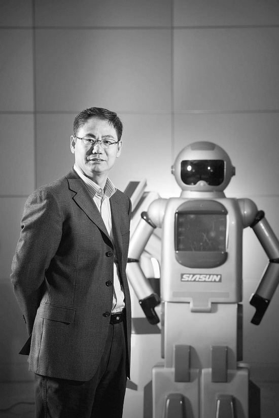 搶占新工業革命的制高點——訪沈陽新松機器人自動化股份有限公司總裁曲道奎博士